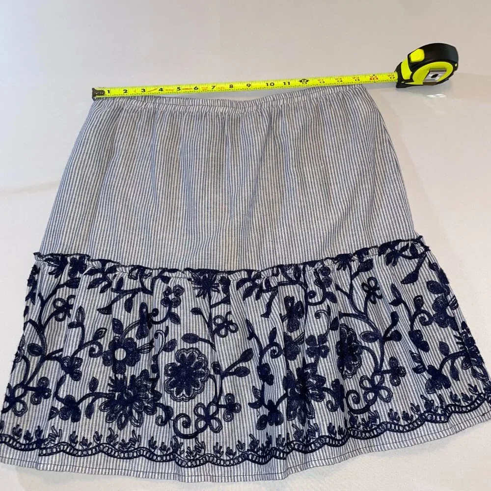 Melissa Paige Women's Skirt Blue and White with Embroidered Flower Size Petite M